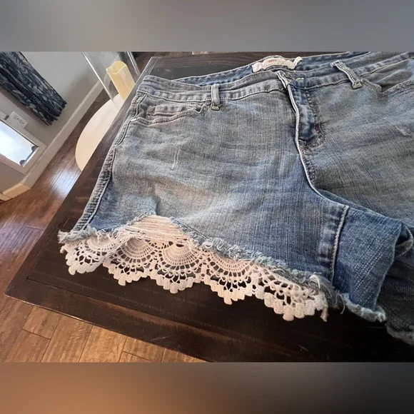 Y2k torrid women's Lace ruffle Jean Shorts coastal cowgirl coquette countrycore - Picture 6 of 15